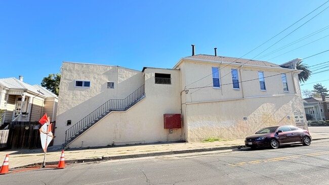 property at 1545 Lincoln Ave