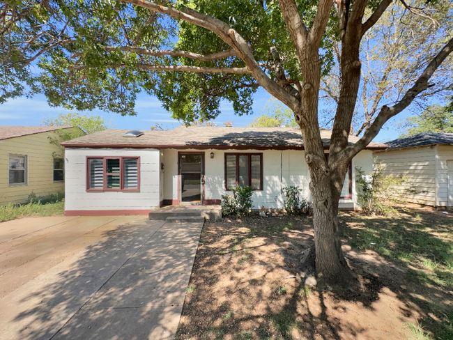 2716 37th St in Lubbock, TX - Building Photo - Building Photo