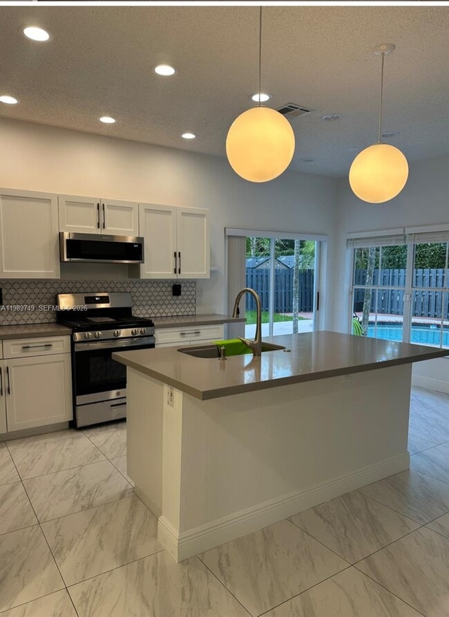 4021 SW 153rd Ave in Miramar, FL - Building Photo - Building Photo