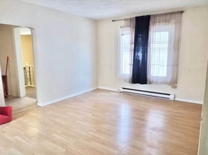 535 York St in Fredericton, NB - Building Photo - Building Photo