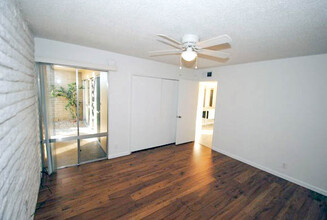 4348 North 36th Place, Unit Apt 3 in Phoenix, AZ - Foto de edificio - Building Photo