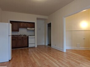 3335 W Diversey Ave in Chicago, IL - Building Photo - Building Photo