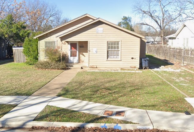 property at 2808-2810 Halbert St