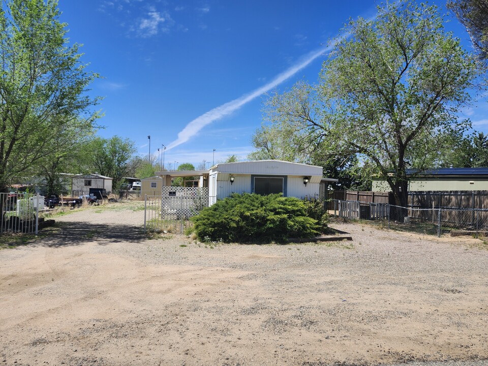 1564 N Copper Dr in Chino Valley, AZ - Foto de edificio