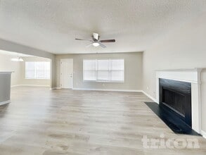 11610 Registry Blvd in Hampton, GA - Foto de edificio - Building Photo