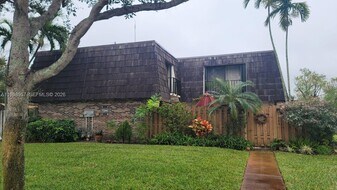 1544 Forest Lakes Cir in West Palm Beach, FL - Building Photo