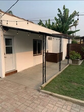 915 N Chester Ave in Inglewood, CA - Foto de edificio - Building Photo