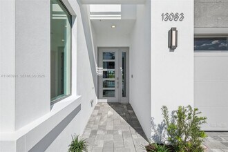 13083 Feathering Wy in Palm Beach Gardens, FL - Building Photo - Building Photo