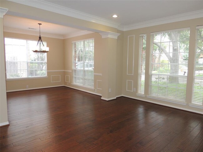1307 Westwick Forest Ln in Houston, TX - Foto de edificio - Building Photo