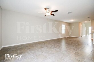 10228 Cool Waterlily Ave in Riverview, FL - Building Photo - Building Photo