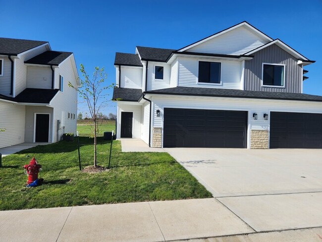 property at 2961 Long Avenue