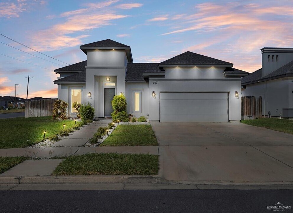 16 Hana Dr in Brownsville, TX - Building Photo