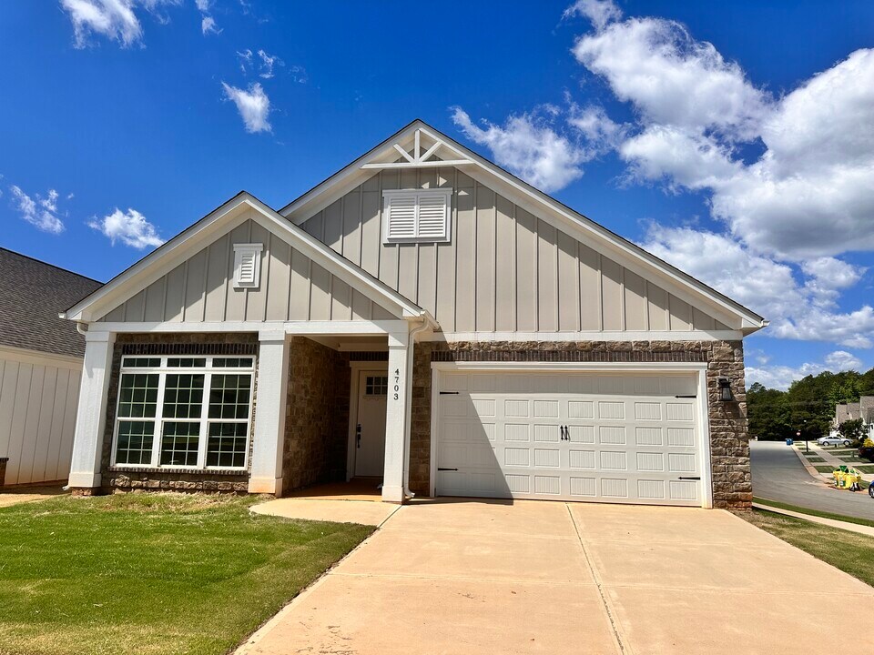 4703 Anise Cir in Sherrills Ford, NC - Building Photo