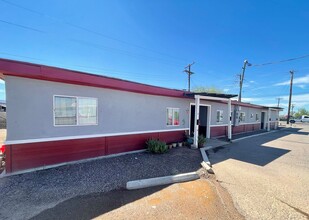 Broadway Palms in Phoenix, AZ - Building Photo - Building Photo