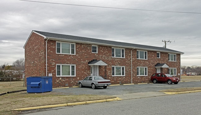 Dixon Bayview Apartments II in Hampton, VA - Foto de edificio - Building Photo