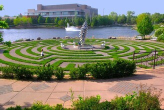 7420 Edinborough Way in Edina, MN - Building Photo - Building Photo