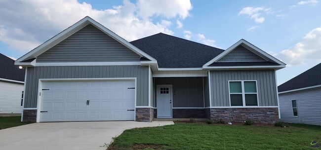 104 Garrett Ln