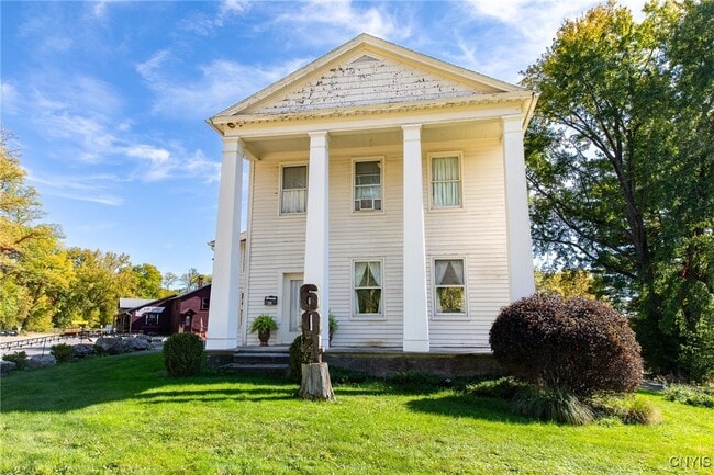 property at 604 E Seneca St