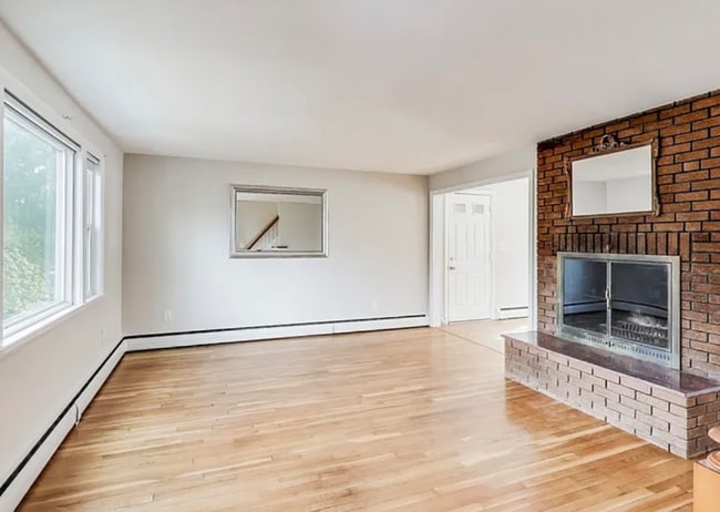 215 Blue Hill Dr in Westwood, MA - Building Photo - Building Photo