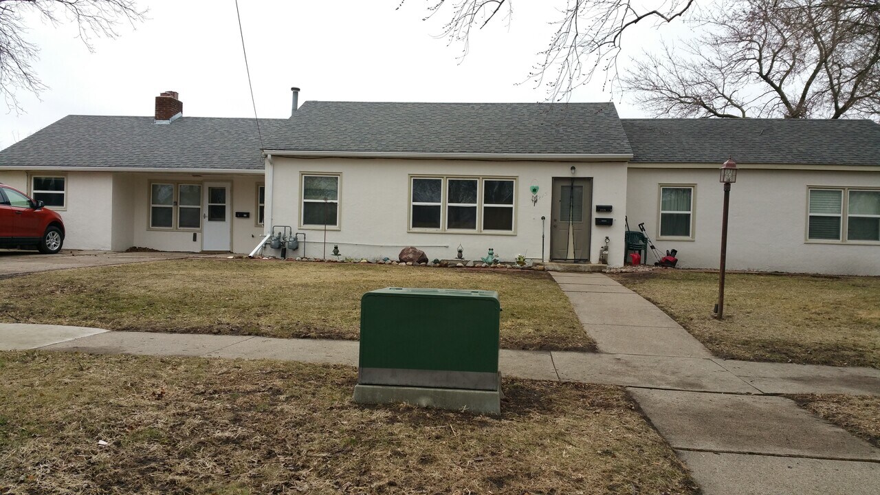 1215 Webster St in Fairmont, MN - Foto de edificio