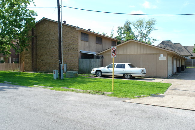 4183 Arthur Ln in Beaumont, TX - Foto de edificio - Building Photo