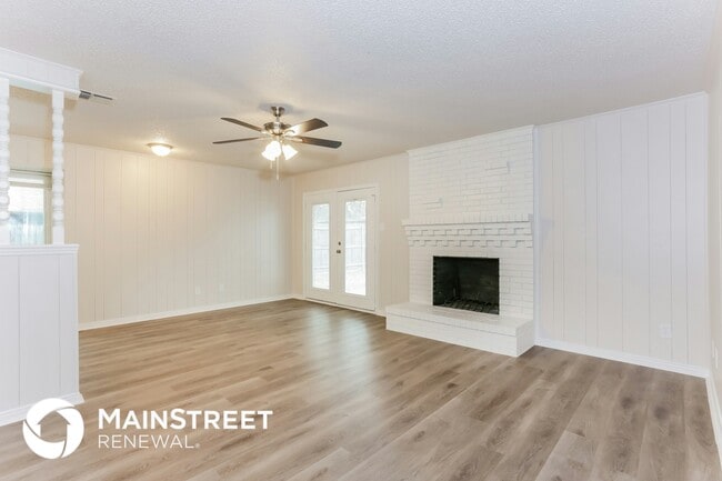 328 Bennett Cir in Desoto, TX - Building Photo - Building Photo