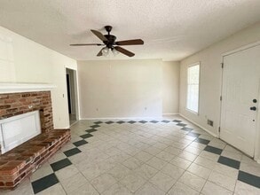 102 Bowhill Ct in Irmo, SC - Building Photo - Building Photo