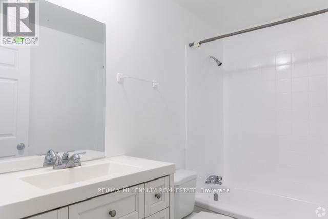 414 Stone Rd W in Guelph, ON - Building Photo - Building Photo