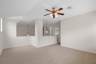 114 E Lasting Spring Cir in Spring, TX - Building Photo - Building Photo