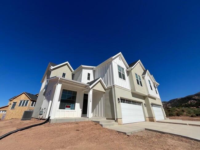 property at 1128 W Erica Ln