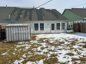 4429 SE Oakview Ln in Topeka, KS - Building Photo - Building Photo