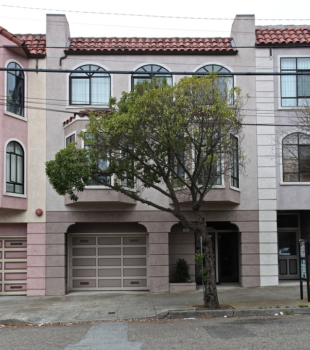 2395 12th Ave in San Francisco, CA - Foto de edificio