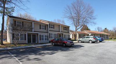 Silverbriar in Greensboro, NC - Building Photo - Building Photo