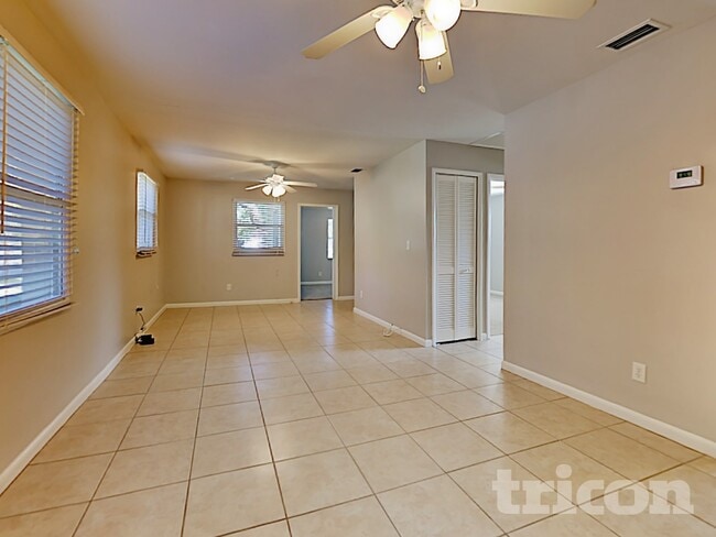 6595 64th Way N in Pinellas Park, FL - Building Photo - Building Photo