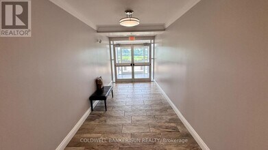2 Colonial Dr in Guelph, ON - Building Photo - Building Photo
