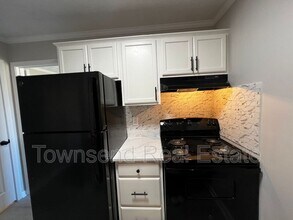 5850 Century Oaks Dr in Fayetteville, NC - Building Photo - Building Photo