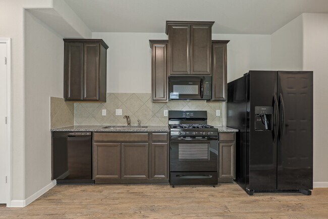 13511 Axel Ln in Houston, TX - Foto de edificio - Building Photo