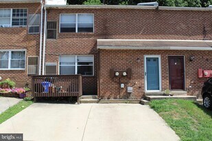 167 Parker Ave, Unit 2 in Philadelphia, PA - Building Photo