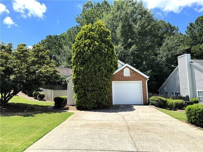 property at 2657 Laurel Ln NW