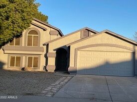 607 S Winthrop St in Gilbert, AZ - Building Photo