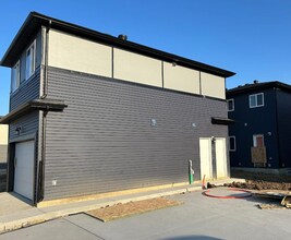 6381 King Wynd SW in Edmonton, AB - Building Photo - Building Photo