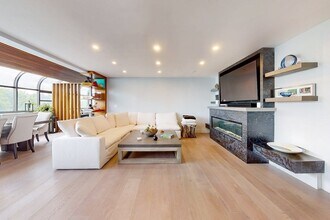 270 Beacon St, Unit H5 in Boston, MA - Building Photo - Building Photo