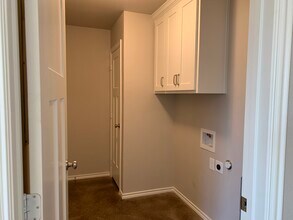 2240 J E Woody Rd in Springtown, TX - Foto de edificio - Building Photo