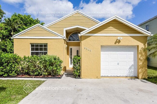 9949 W Daffodil Ln in Miramar, FL - Foto de edificio - Building Photo