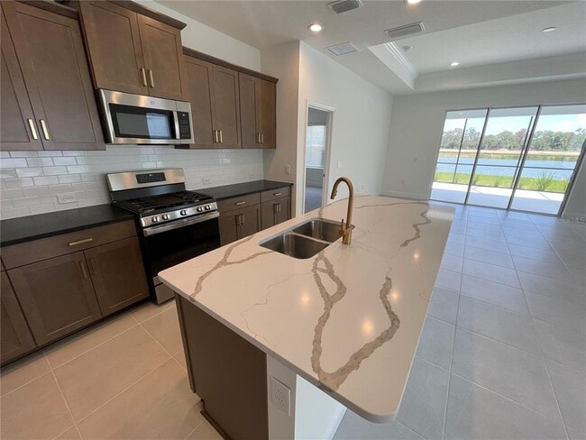 2561 Star Apple Wy in Sarasota, FL - Building Photo - Building Photo