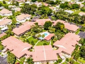 64 4th St in Bonita Springs, FL - Building Photo - Building Photo