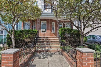 15 Princeton St, Unit 1 in Medford, MA - Building Photo - Building Photo