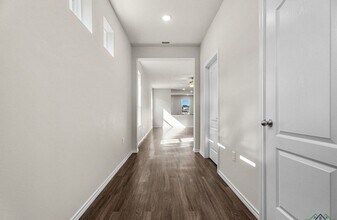 1609 Everwood Ct in Longview, TX - Building Photo - Building Photo