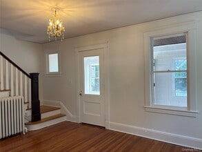 14 Rosedale Ave in Hastings On Hudson, NY - Building Photo - Building Photo