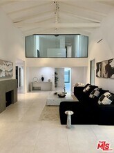 201 S Bedford Dr in Beverly Hills, CA - Building Photo - Building Photo